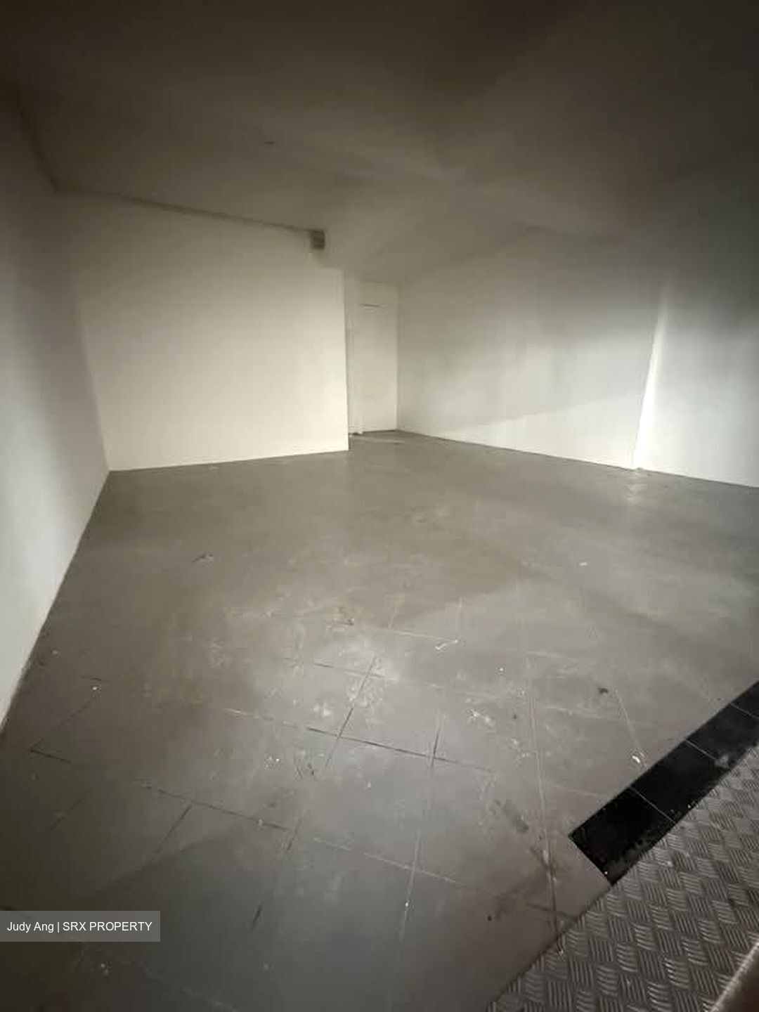 Tampines Heart (D18), Retail #585396721